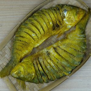 3 পিসে 1 কেজি আনা আস্ত নোনা ইলিস